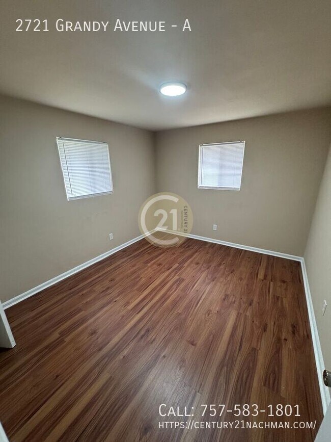 Foto del edificio - 2721 Grandy Ave