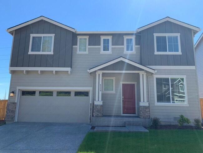 Foto del edificio - GORGEOUS 5BD, 3BA, 2-CAR GARAGE! AMENITIES...
