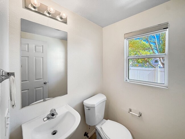 Building Photo - Beautiful 3-Bedroom Home with Backyard Ret...