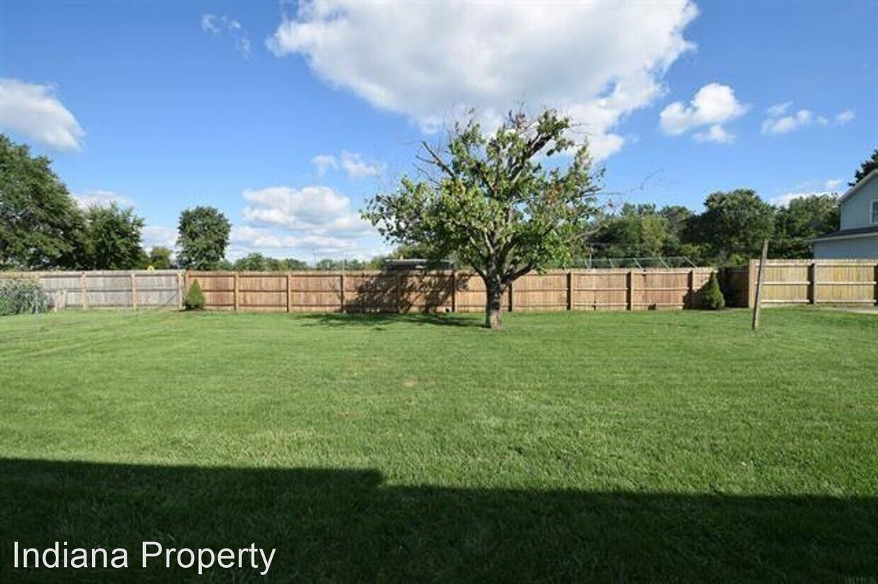 2 br, 1 bath House 14209 W Main St House for Rent in Daleville, IN