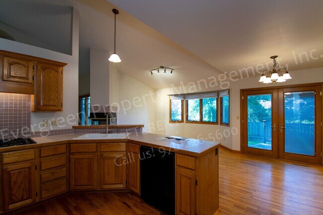 Foto del edificio - 1223 Red Oak Ct