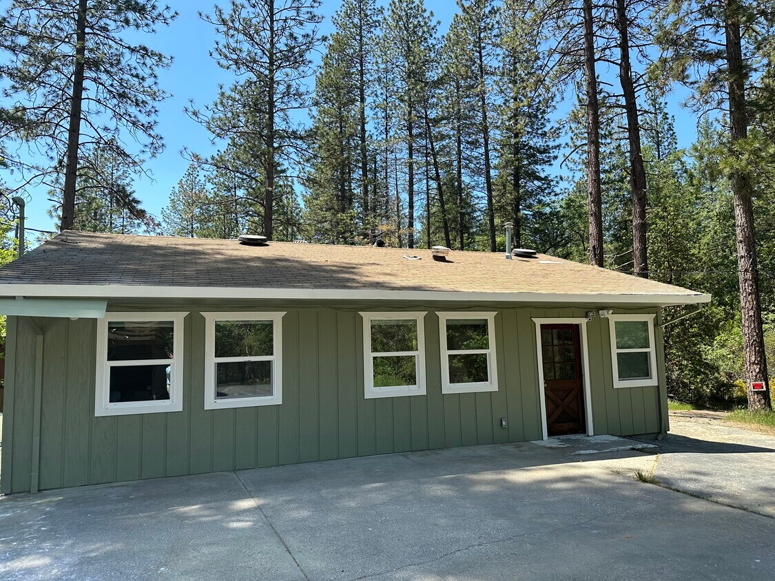 Foto principal - 12426 N Bloomfield Rd