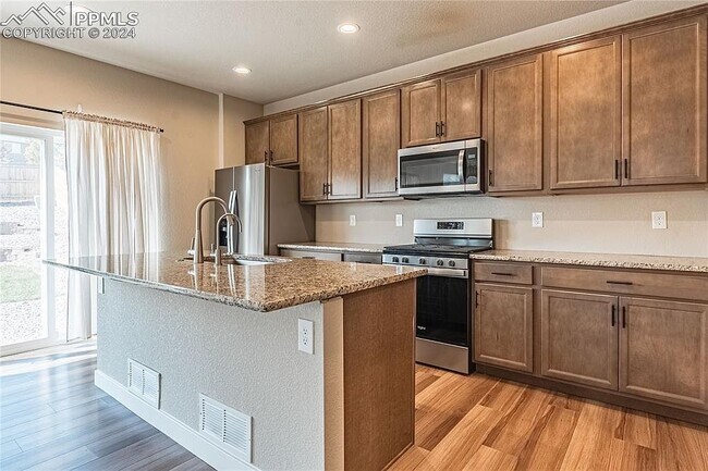 Foto del edificio - 4028 Ryedale Way