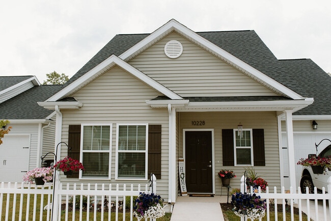 Building Photo - Dupont Meadows