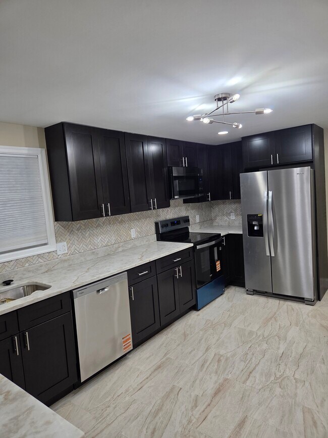 Foto del edificio - 4239 Glenn Dale Rd