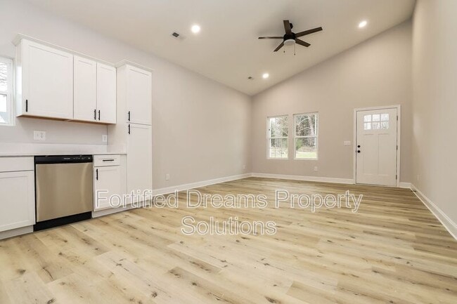 Building Photo - 1227 St Regis Dr