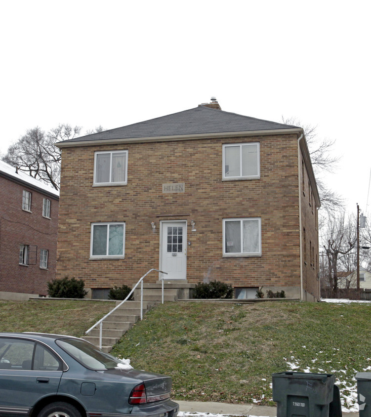 Building Photo - 221 Ryburn Ave