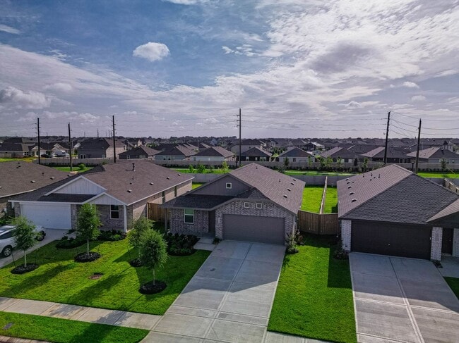 Foto del edificio - 6606 Tricolor Beech Ln