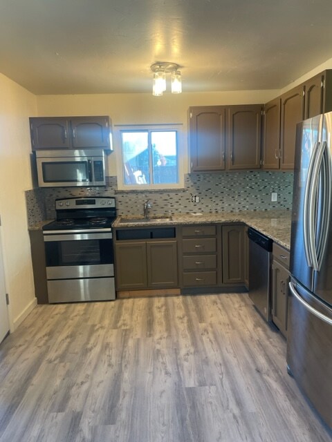 Foto del edificio - 1067 E Carolina Ave