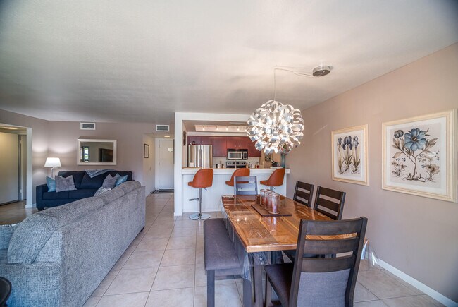Building Photo - 73801 Club Cir Dr