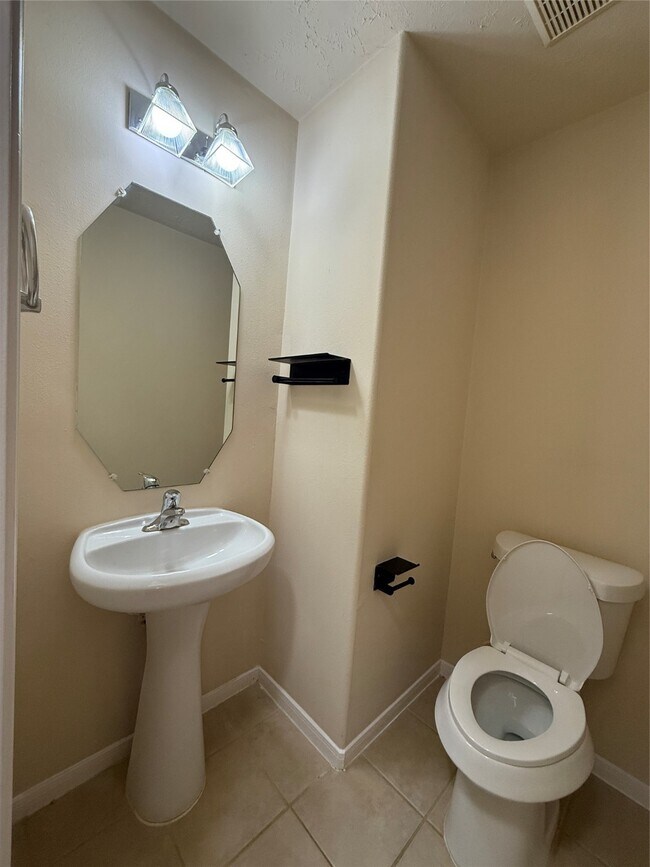 Foto del edificio - 6346 Wilshire Ridge