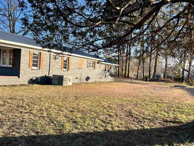 Foto del edificio - 410 Pinhook Dr