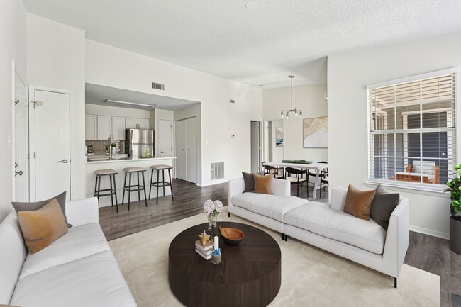 Building Photo - Windsor at Fairlakes