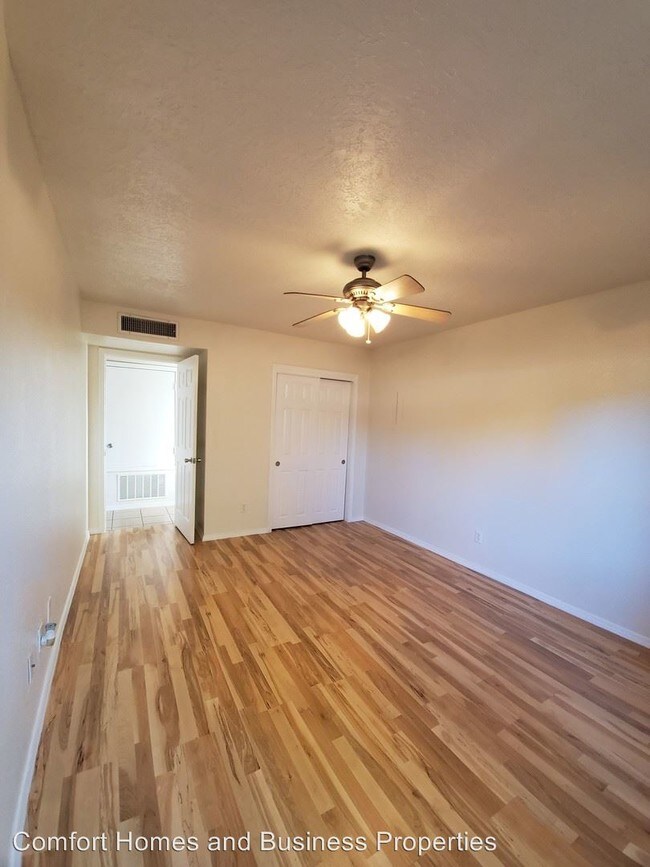 Foto del edificio - 212 San Clemente Ave NW