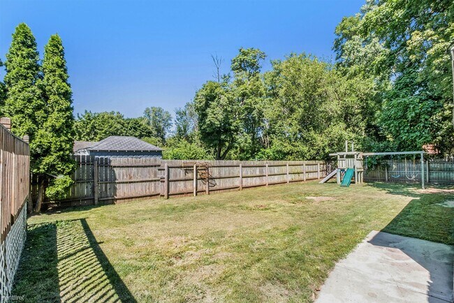 Foto del edificio - 2 br, 1 bath House - 1419 E Alcott St