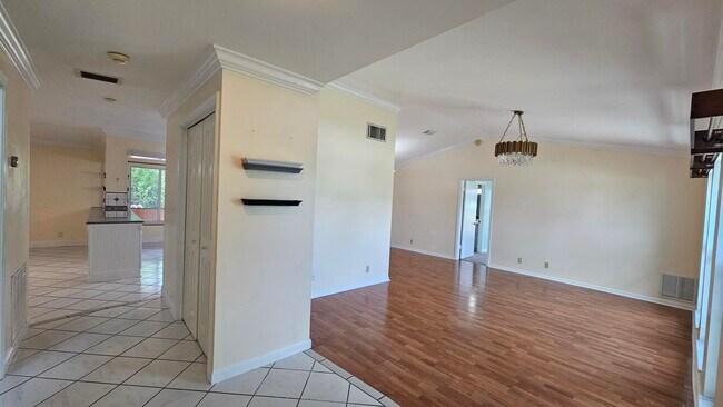 Foto del edificio - 12157 Sycamore Ln