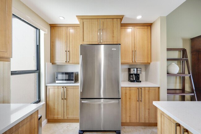 Building Photo - 800 Greensward Ct