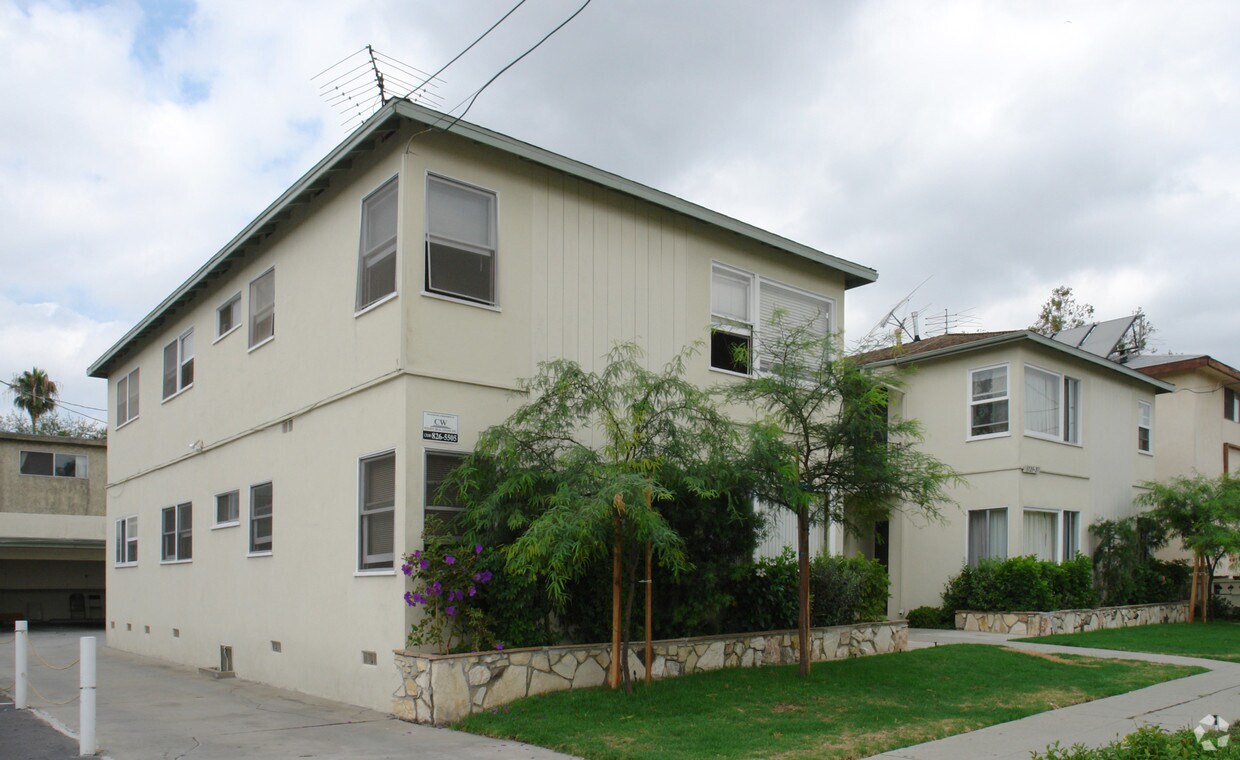 Foto del edificio - 3721-3727 Dunn Dr