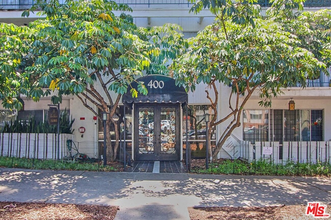 Foto del edificio - 400 La Fayette Park Pl