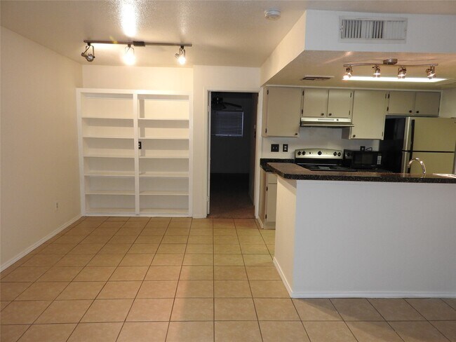 Foto del edificio - 12905 Woodforest Blvd