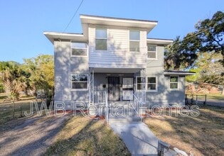 Building Photo - 3322 N Davis St