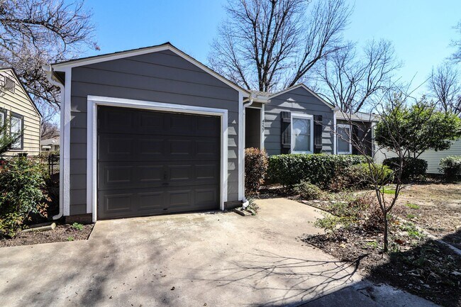 Foto del edificio - Cozy Bungalow in Brookside area, close to shopping for grocery, coffee shops, restaurants and muc...