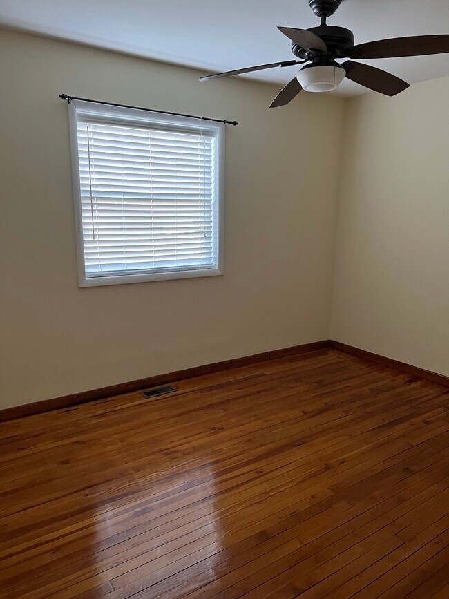 1080 Chews Landing Rd, Laurel Springs, NJ 08021 House Rental in