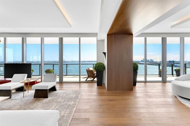 Foto del edificio - 788 NE 23rd St