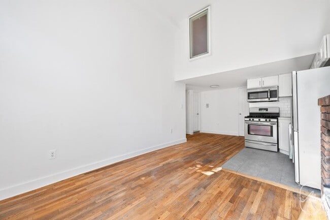 Building Photo - 2 bedroom in New York NY 10011