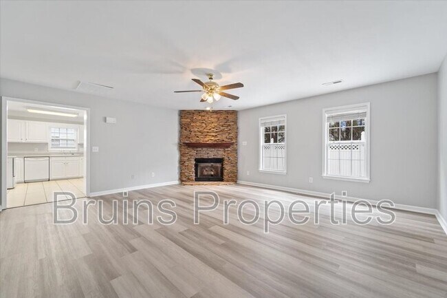 Foto del edificio - 1520 Birkdale Ct