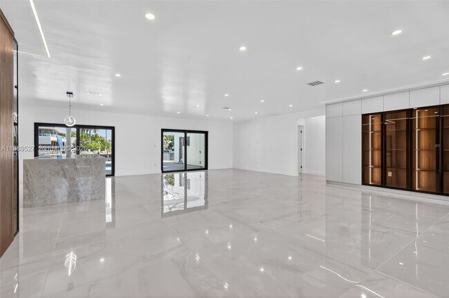 Building Photo - 607 Layne Blvd