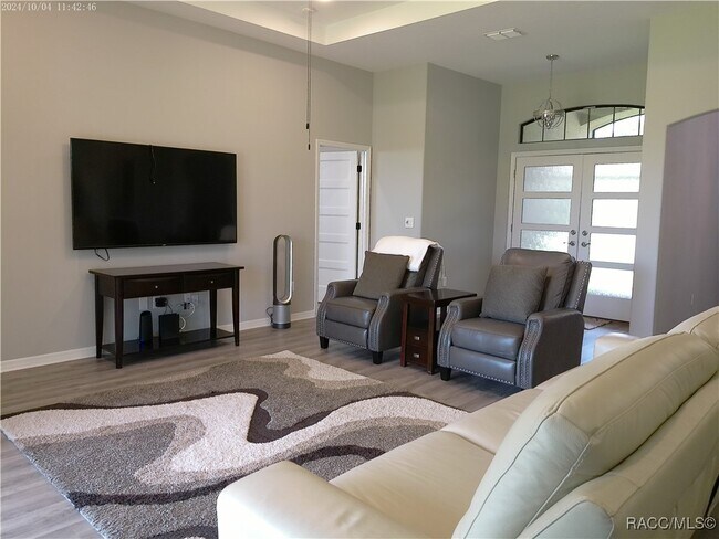 Building Photo - 1381 N Spend a Buck Dr