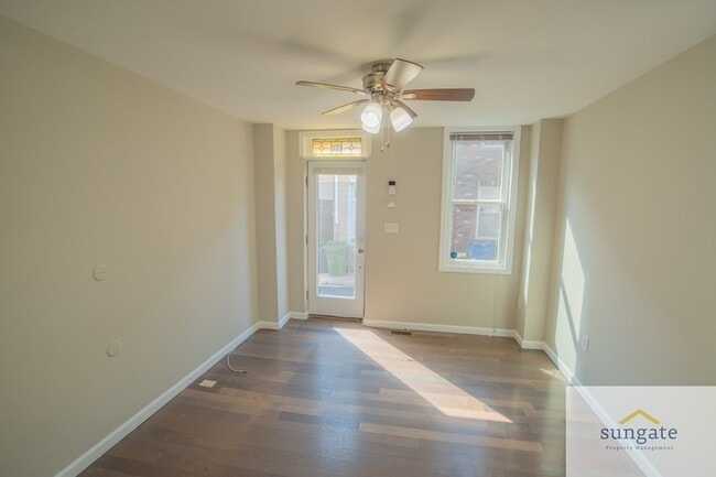 Building Photo - 411 S Madeira St