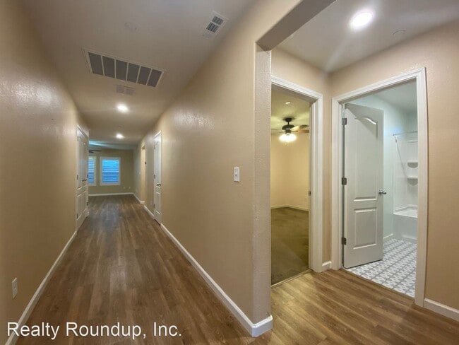 Building Photo - 3 br, 2 bath House - 5229 Ocean Ln