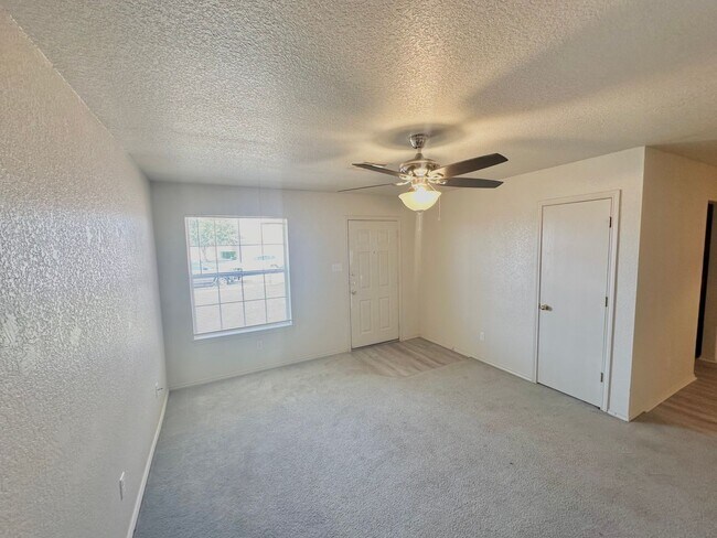 Building Photo - 2702 Edgefield St