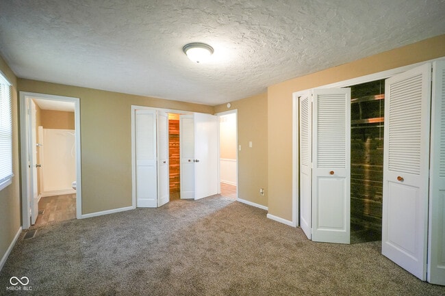 Building Photo - 2226 Mabel Dr