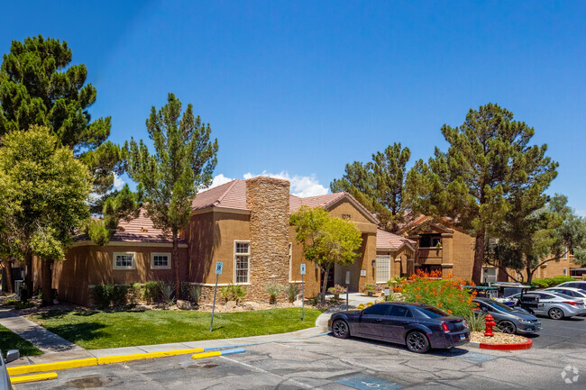 Clubhouse - Ascent at Silverado Apartment Homes