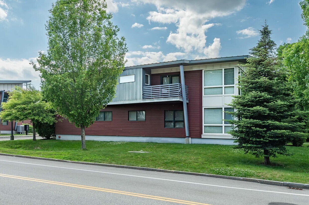 Primary Photo - 659 Dennett St