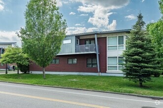 Building Photo - 659 Dennett St