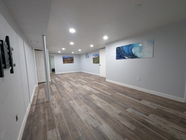 Building Photo - 6950 W Archer Pl