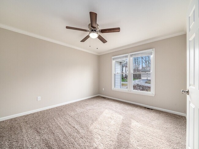 Building Photo - 6501 Royal Oaks Dr