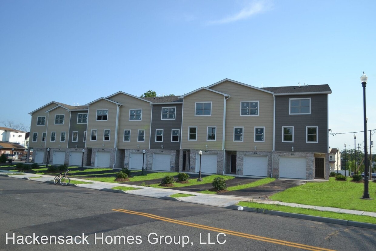 239255 Berry St, Hackensack, NJ 07601 Room for Rent in Hackensack, NJ