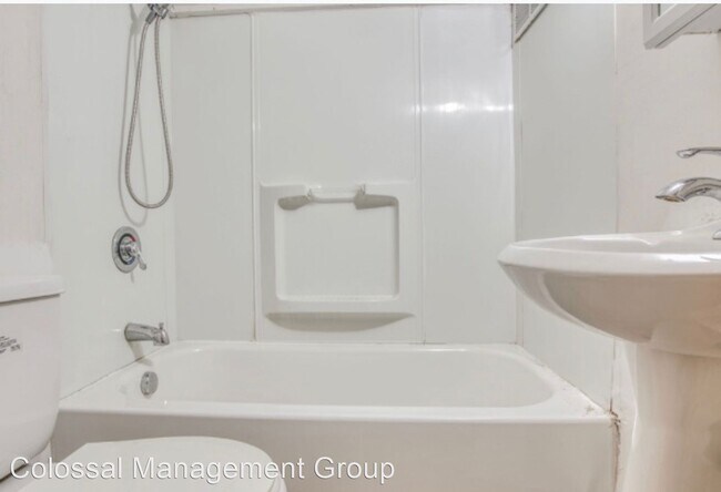 Foto del edificio - 5 br, 2 bath House - 526 N POTOMAC ST