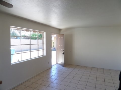 Interior Photo - 20 W Sunnyslope Ln