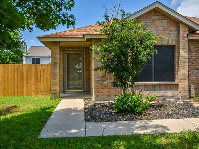 Building Photo - 1353 Lakeside Loop