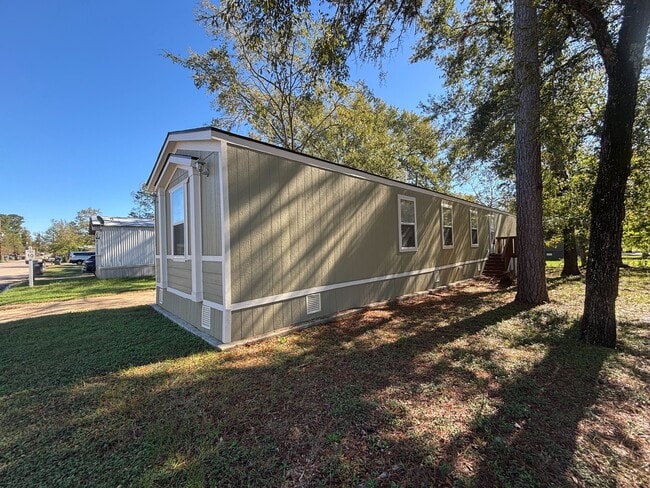 Foto del edificio - 118 E Semands St