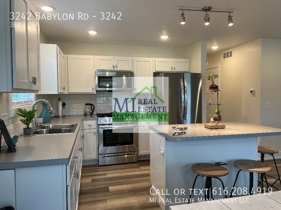 Foto principal - 3242 Babylon Rd
