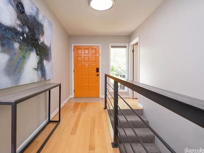 Building Photo - 10 Brookridge Cv