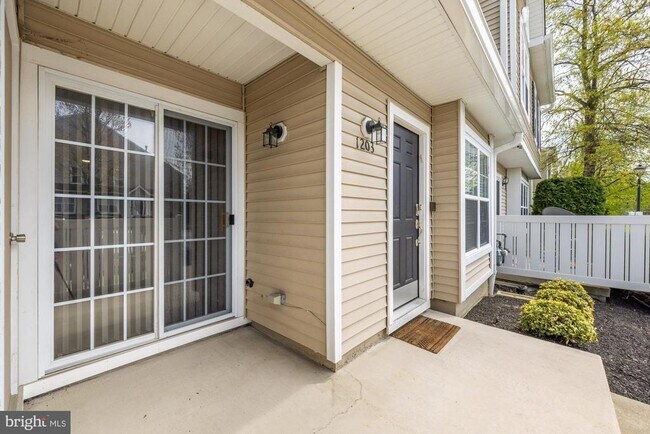 Building Photo - 1203 Delancey Way