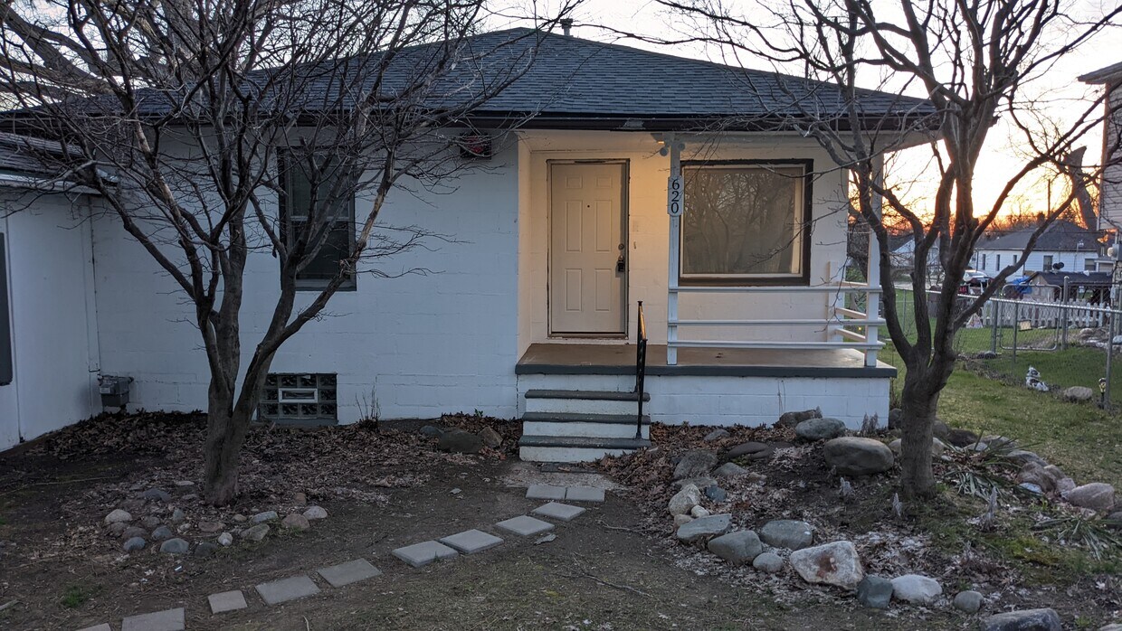 Primary Photo - 620 Bloomfield Ave